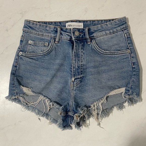 Zara Light Wash Denim Cut Off Short Shorts Size 4 - Picture 3 of 6